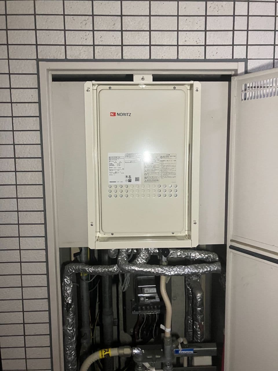大阪市中央区　高温差し湯式給湯器　ノーリツ　GQ-2427AWX-TB-DX（完了）