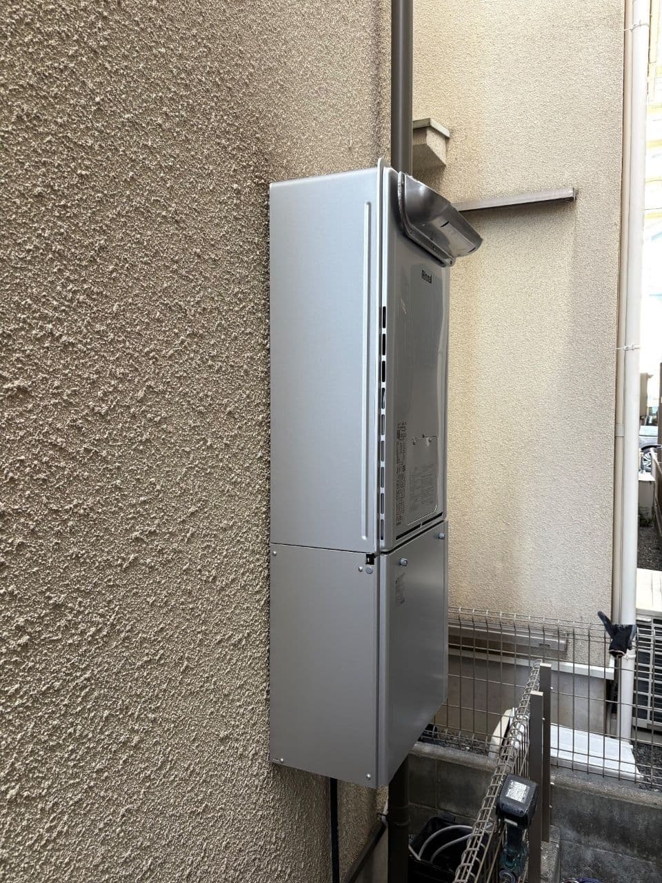 寝屋川市　給湯暖房熱源機エコジョーズ　リンナイ　RUFH-E2407SAW2-3（A)（完了）